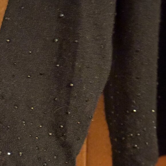 In Cashmere Sz L 100% Cashmere Black Sweater with Decoritive Sparklng accents - Picture 4 of 12